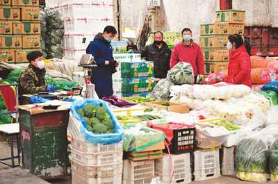 山西太原 蔬菜貨源充足，農(nóng)副產(chǎn)品供銷(xiāo)兩旺
